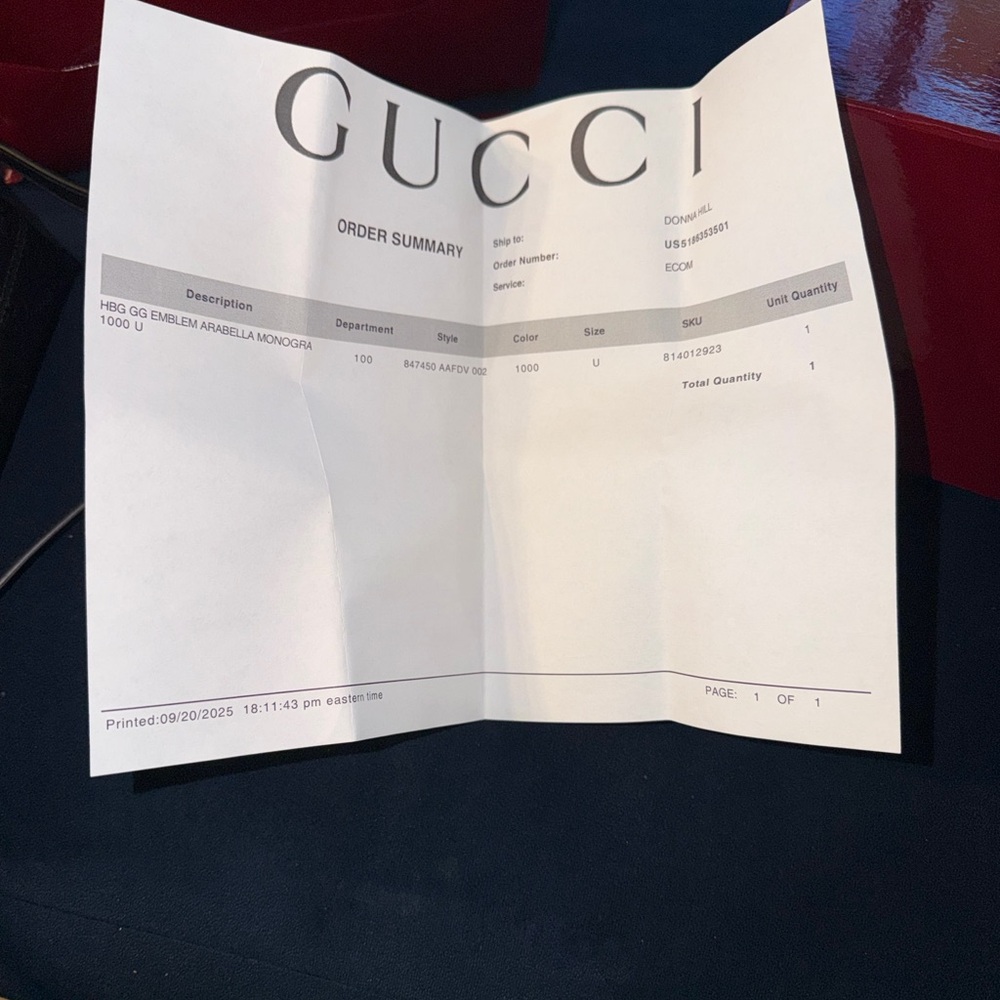 GUCCI GG Emblem small shoulder bag, Black embossed leather - Picture 8 of 16